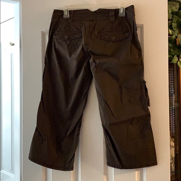 Calvin Klein Jeans Cargo Capris - Picture 2 of 4